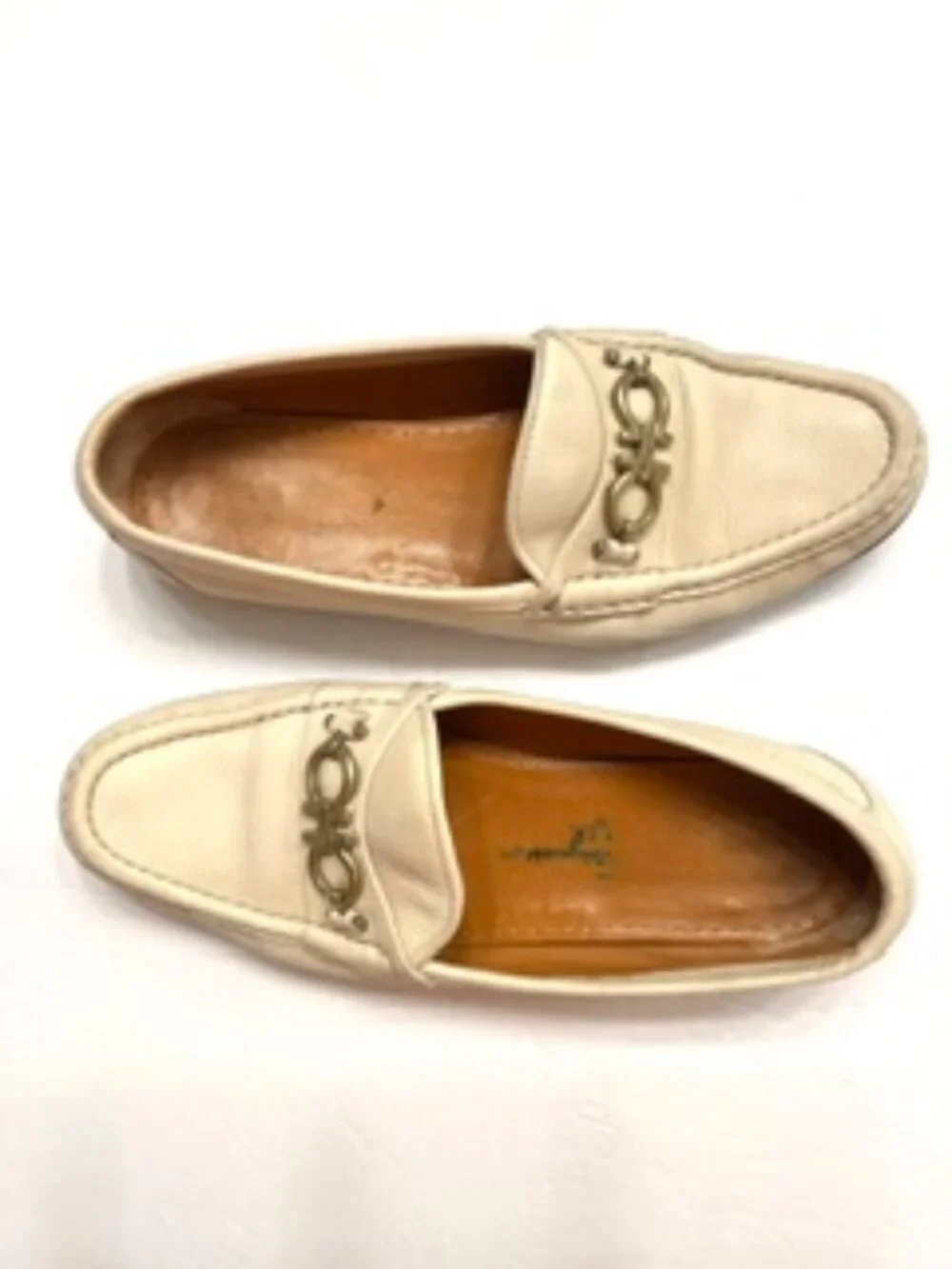 Salvatore Ferragamo Cream Leather Loafers with gold gancini hardware